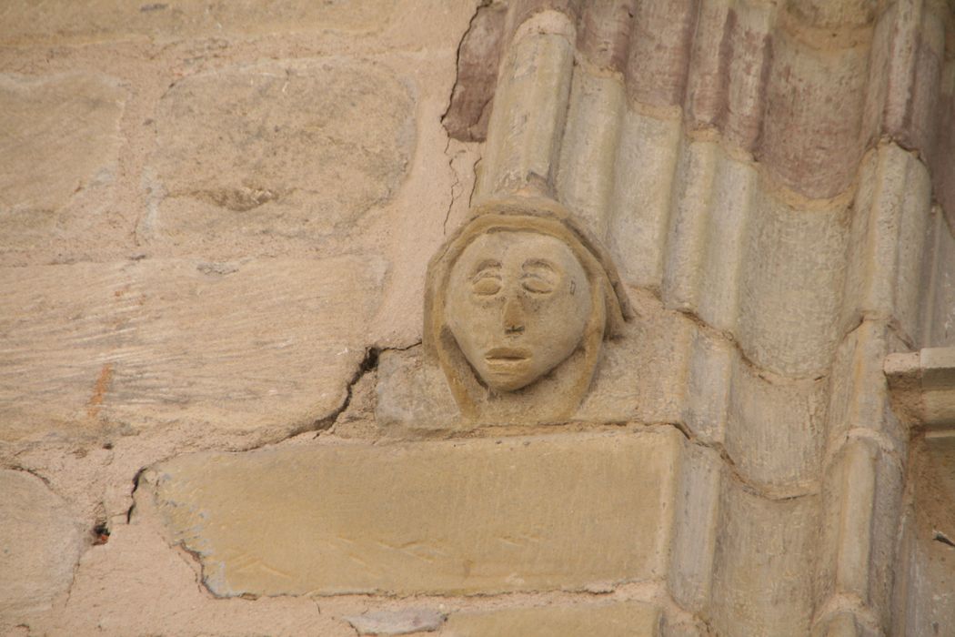 façade sur rue, fenêtre à meneaux, détail