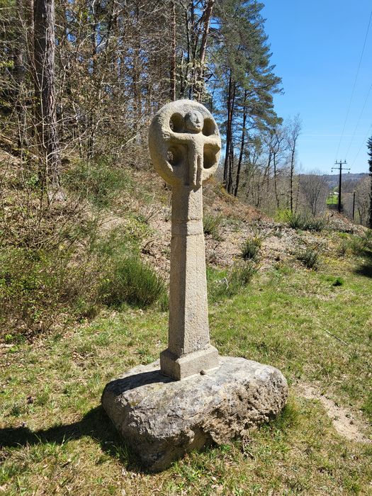 vue générale de la croix