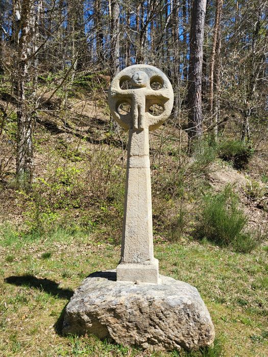 vue générale de la croix