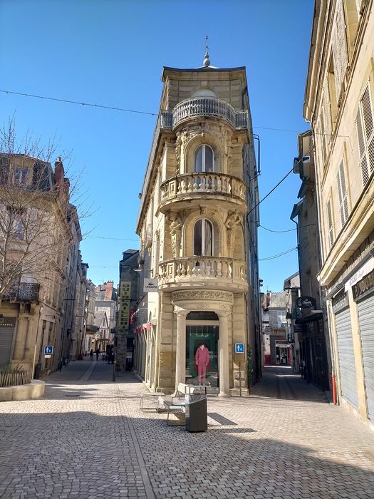 façade nord-est sur rue