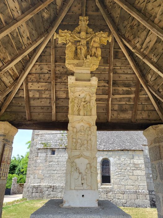 vue générale de la croix