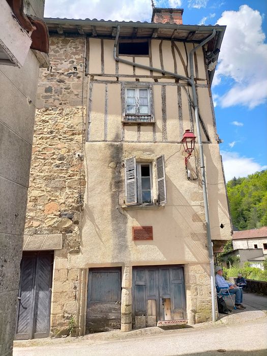 façade latérale sur rue