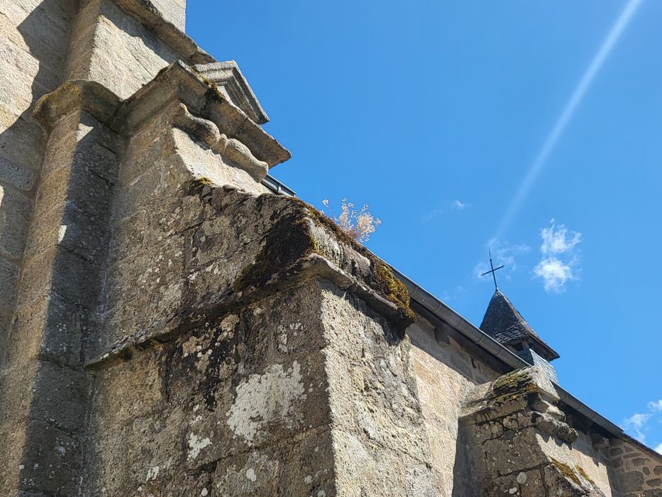 façade latérale sud, détail d’un contre-fort