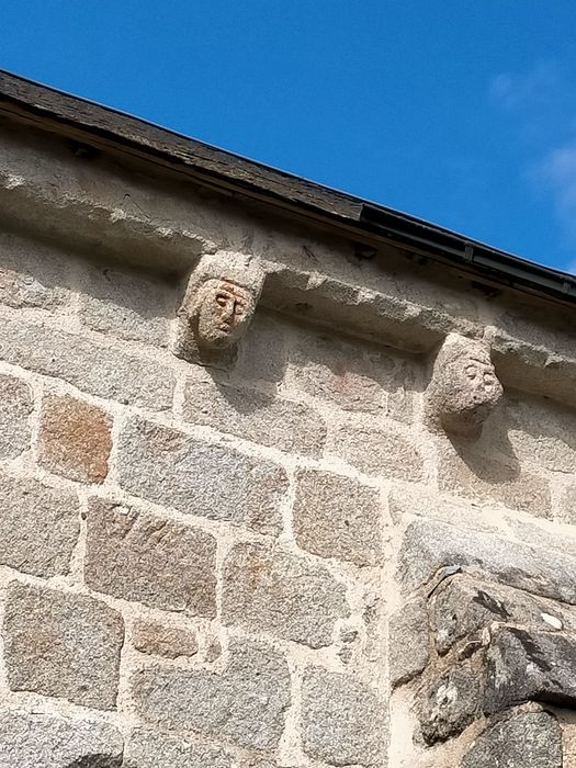 façade latérale sud, détail des modillons