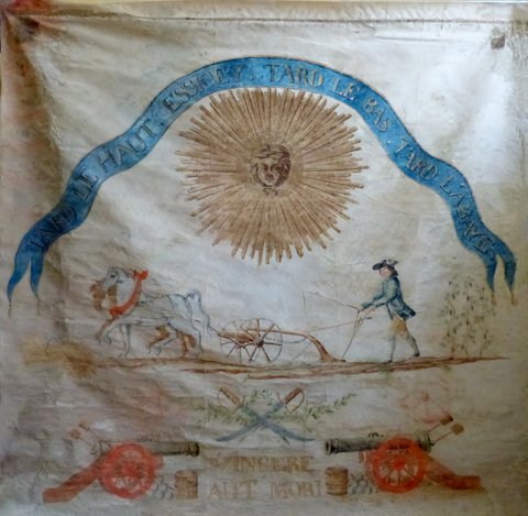 drapeau de la garde nationale de Tart, avant restauration