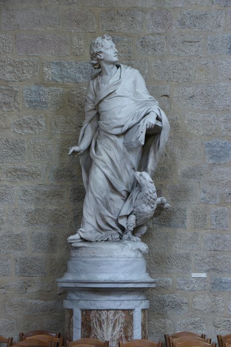 statue : saint Jean l'Evangéliste