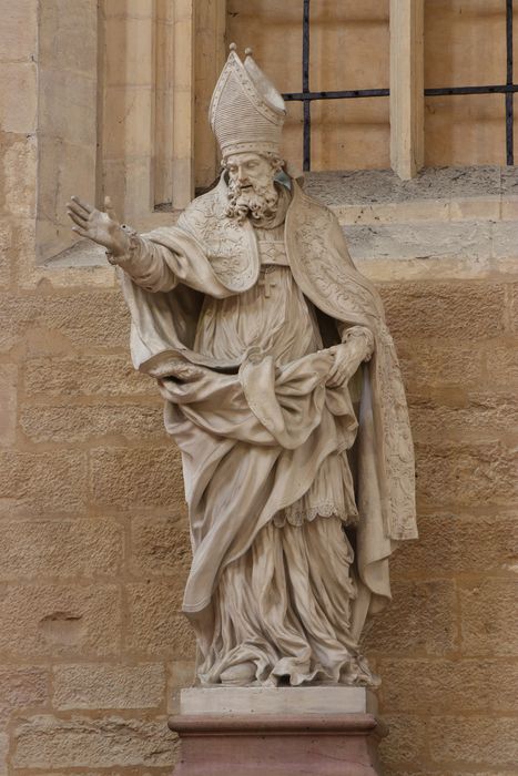 statue : saint Médard