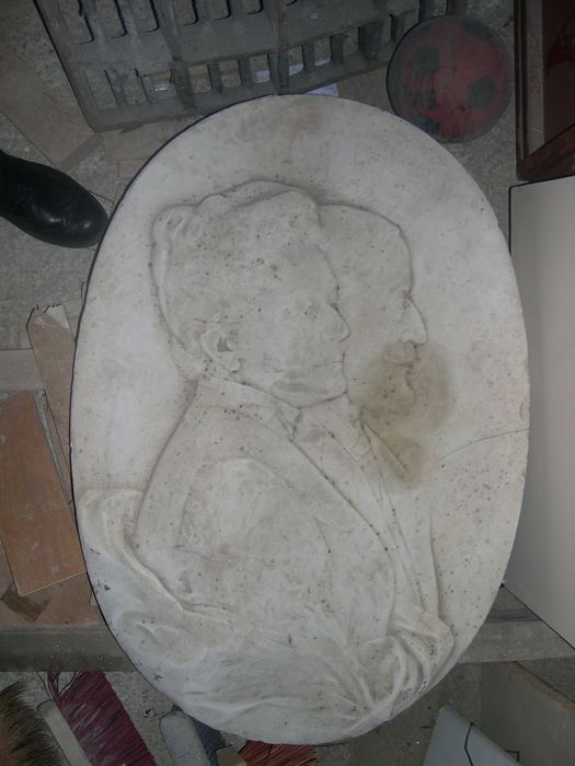 Bas-relief du monument Grangier : Profils de Sophie et Henri Grangier - © Ministère de la Culture (France), Conservation des antiquités et des objets d’art de la Côte-d'Or  - Tous droits réservés