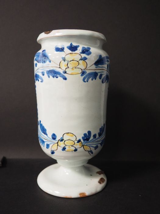 pot à pharmacie (pot-canon) n°2 - © Ministère de la Culture (France), Conservation des antiquités et des objets d’art de la Côte-d’Or – Tous droits réservés