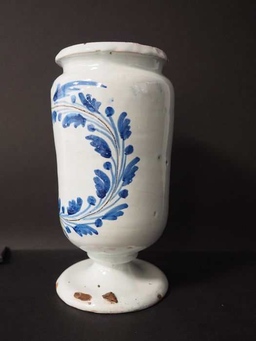 pot à pharmacie (pot-canon) n°2 - © Ministère de la Culture (France), Conservation des antiquités et des objets d’art de la Côte-d’Or – Tous droits réservés 