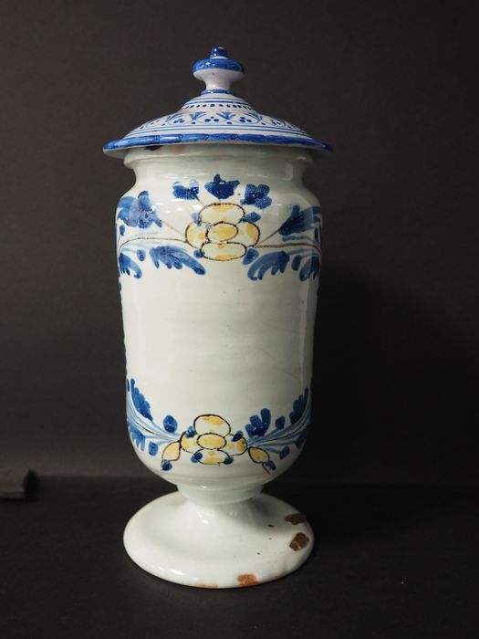pot à pharmacie (pot-canon) n°2 - © Ministère de la Culture (France), Conservation des antiquités et des objets d’art de la Côte-d’Or – Tous droits réservés 