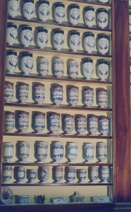 pots à pharmacie - © Ministère de la Culture (France), Conservation des antiquités et des objets d’art de la Côte-d’Or – Tous droits réservés