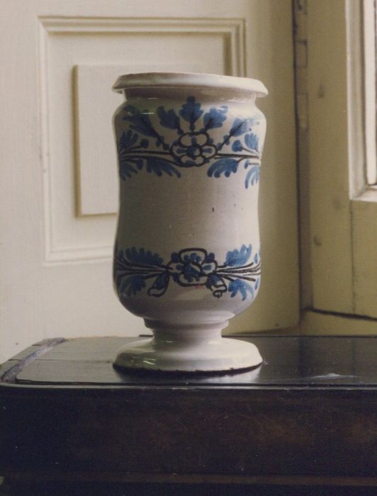 pot à pharmacie