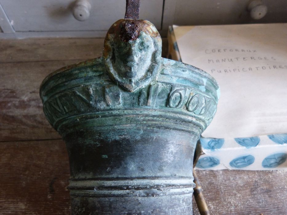 seau à aspersion, détail - © Ministère de la Culture (France), Conservation des antiquités et des objets d’art de la Côte-d’Or – Tous droits réservés 