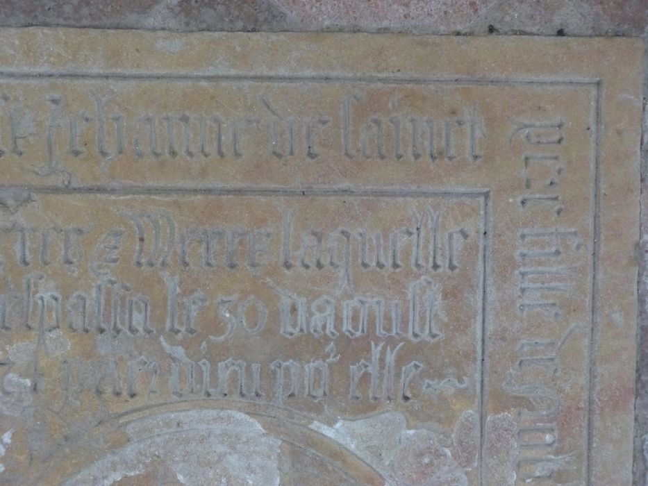 dalle funéraire de Jeanne de Saint-Pierre