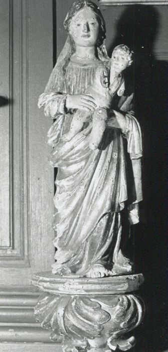 statue : Vierge à l'Enfant