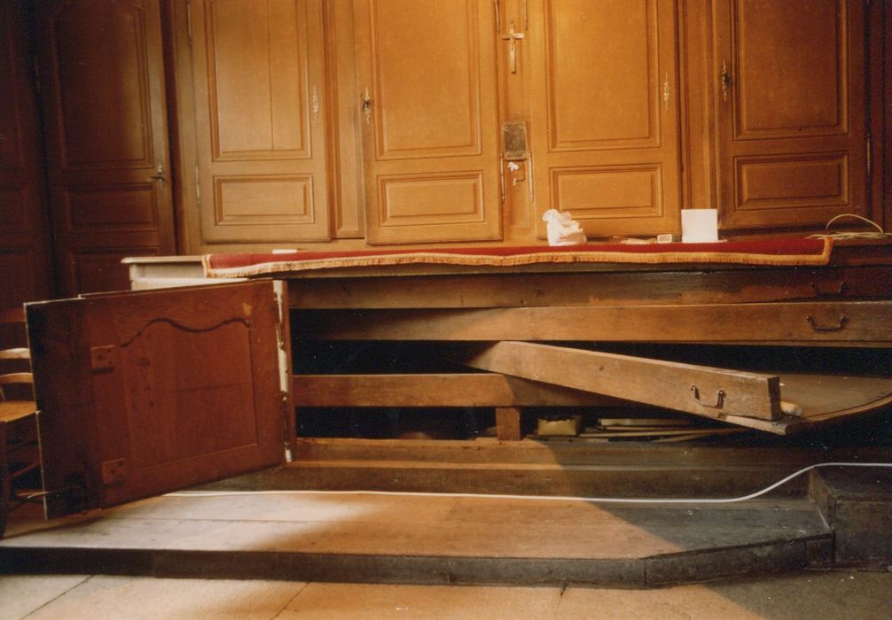 armoire de sacristie et chapier - © Ministère de la Culture (France), Conservation des antiquités et des objets d’art de la Côte-d’Or – Tous droits réservés 