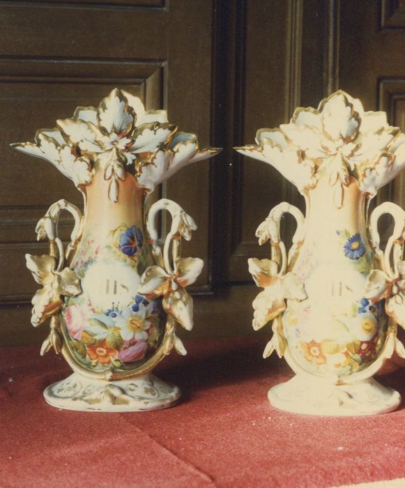paire de vases à fleurs - © Ministère de la Culture (France), Conservation des antiquités et des objets d’art de la Côte-d’Or – Tous droits réservés
