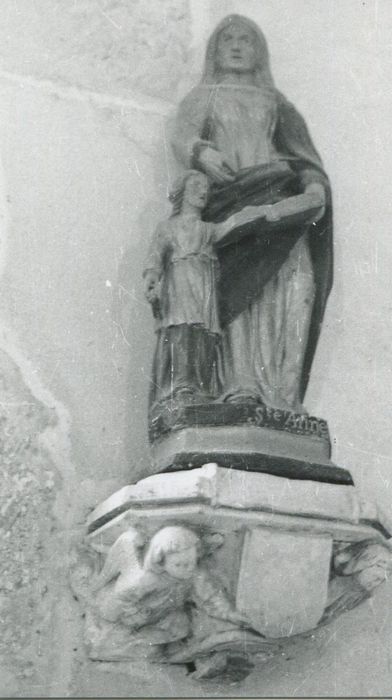 statue : Sainte Anne
