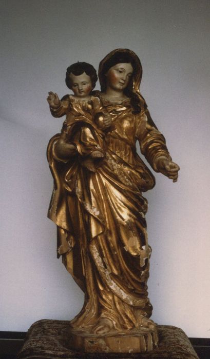 statue : Vierge à l'Enfant