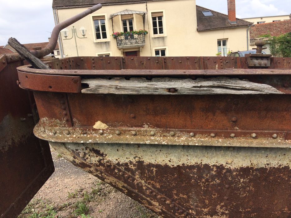 bateau brise-glace, vue partielle - © Ministère de la Culture (France), Conservation des antiquités et des objets d’art de la Côte-d’Or – Tous droits réservés 