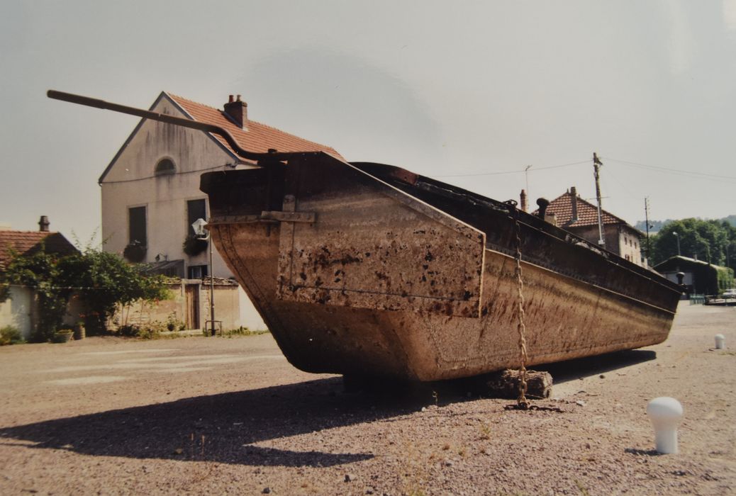 bateau brise-glace, vue partielle
