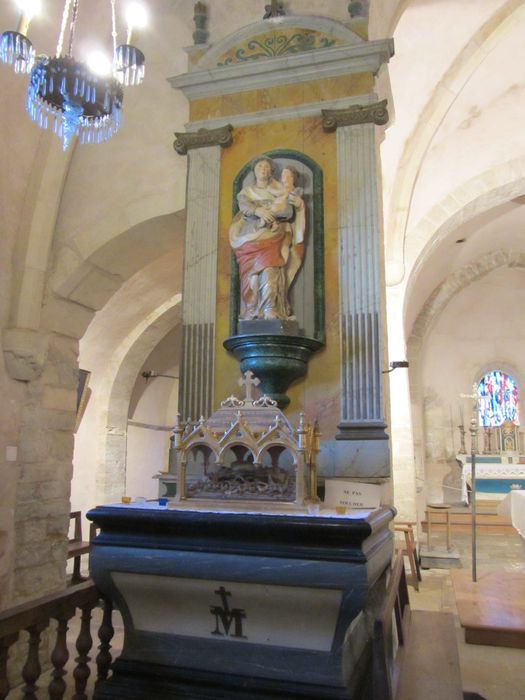 statue : Vierge à l'Enfant