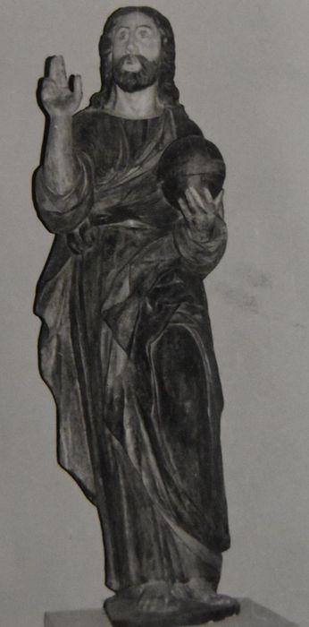 statue : Christ bénissant