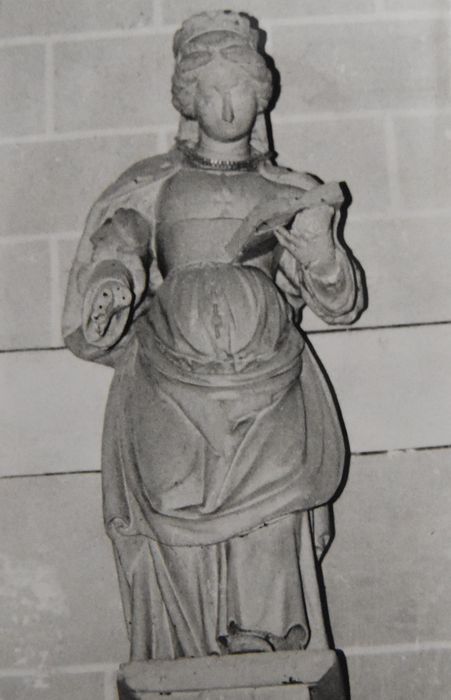 Statue : Sainte Reine