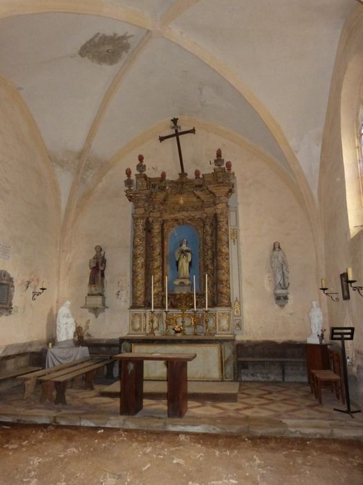 retable et statue de saint Gertrude