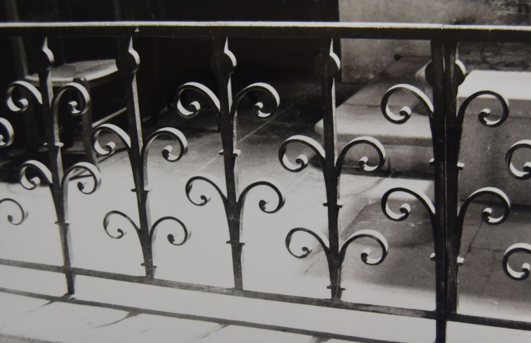 clôture (grille) de choeur, vue partielle