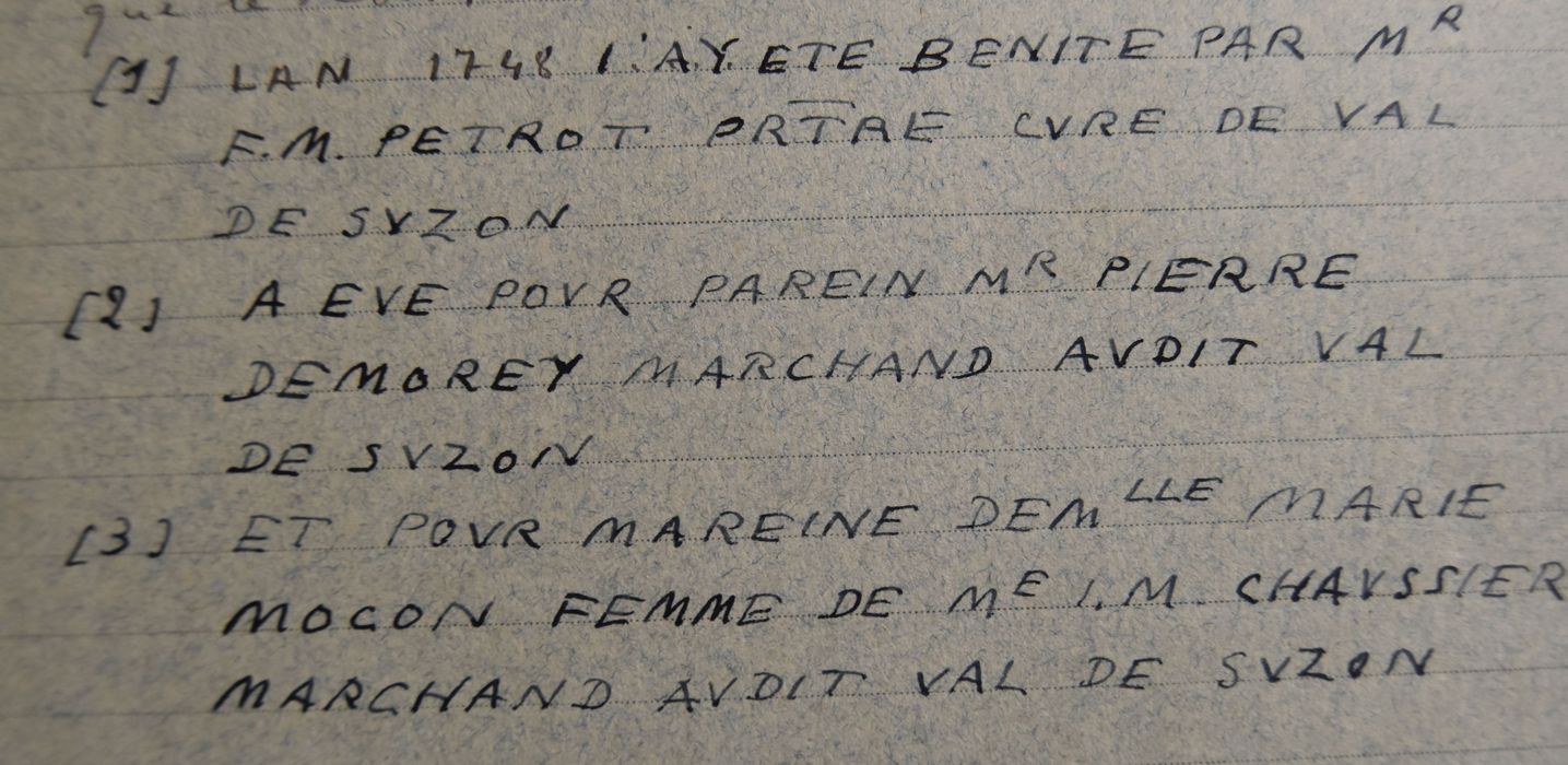 cloche, détail de la retranscription de l'inscription (dessin : encre sur fiche cartonnée)
