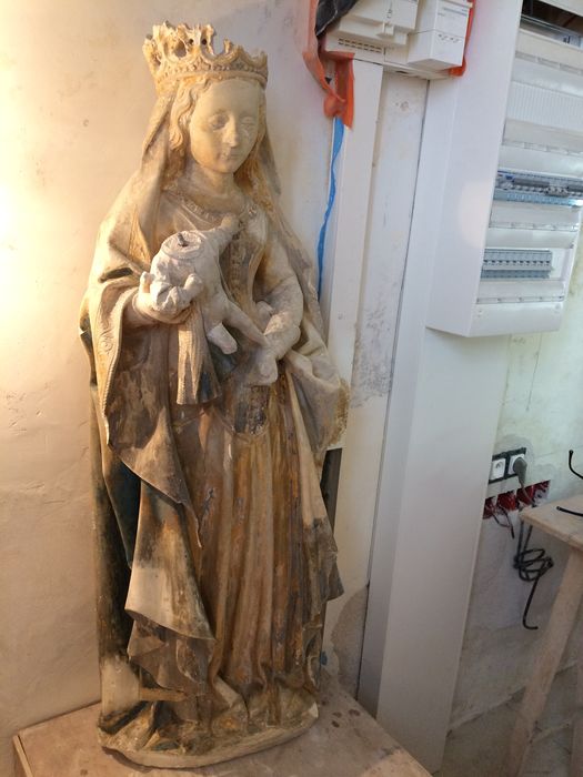statue : sainte Madeleine, détail