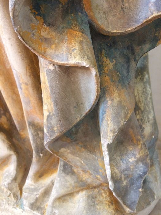 statue : Vierge à l'Enfant, détail