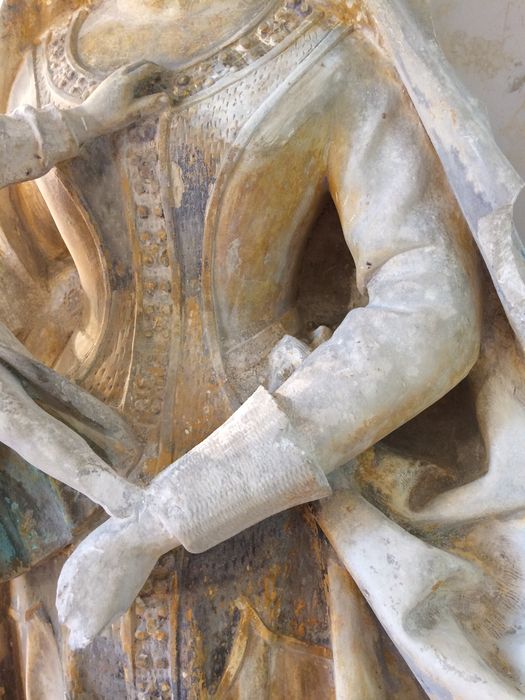 statue : Vierge à l'Enfant, détail
