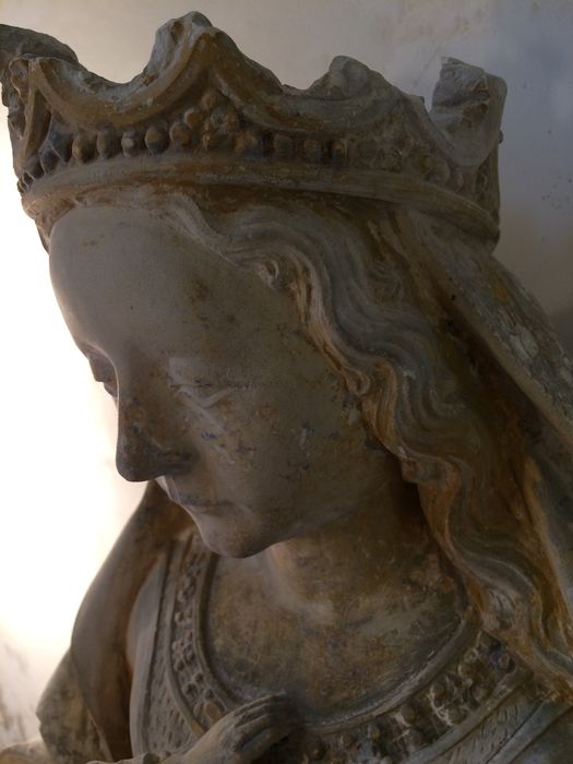 statue : Vierge à l'Enfant, détail