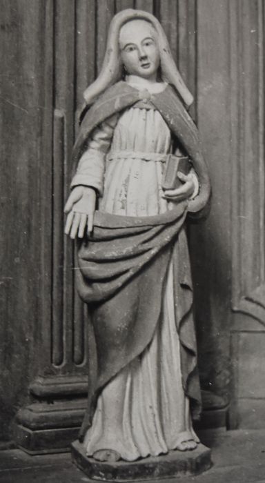 Statue : Sainte au livre