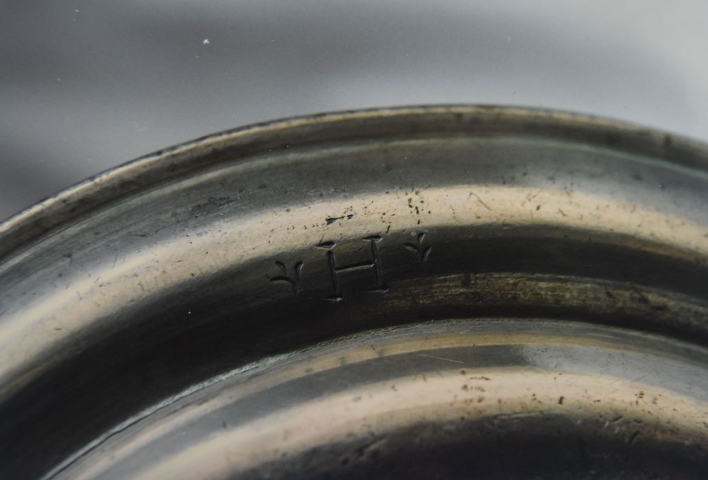 assiette, détail - © Ministère de la Culture (France), Conservation des antiquités et des objets d’art de la Côte-d’Or – Tous droits réservés 