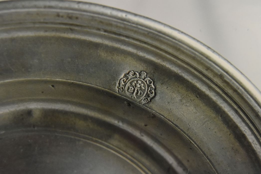 assiette creuse, détail