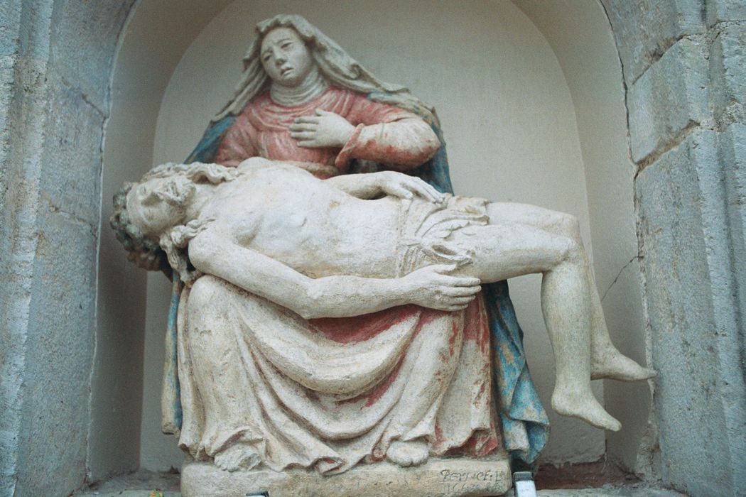 groupe sculpté : Vierge de Pitié - © Ministère de la Culture (France), Conservation des antiquités et des objets d’art de la Côte-d’Or – Tous droits réservés 