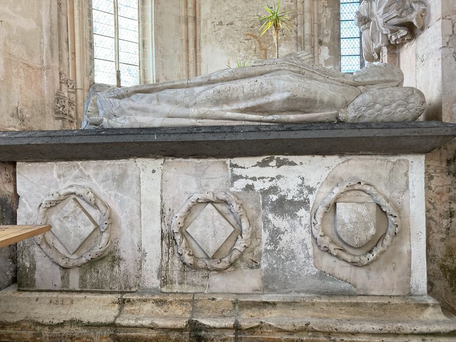 chapelle, statue (gisant) de Jeanne de Vienne