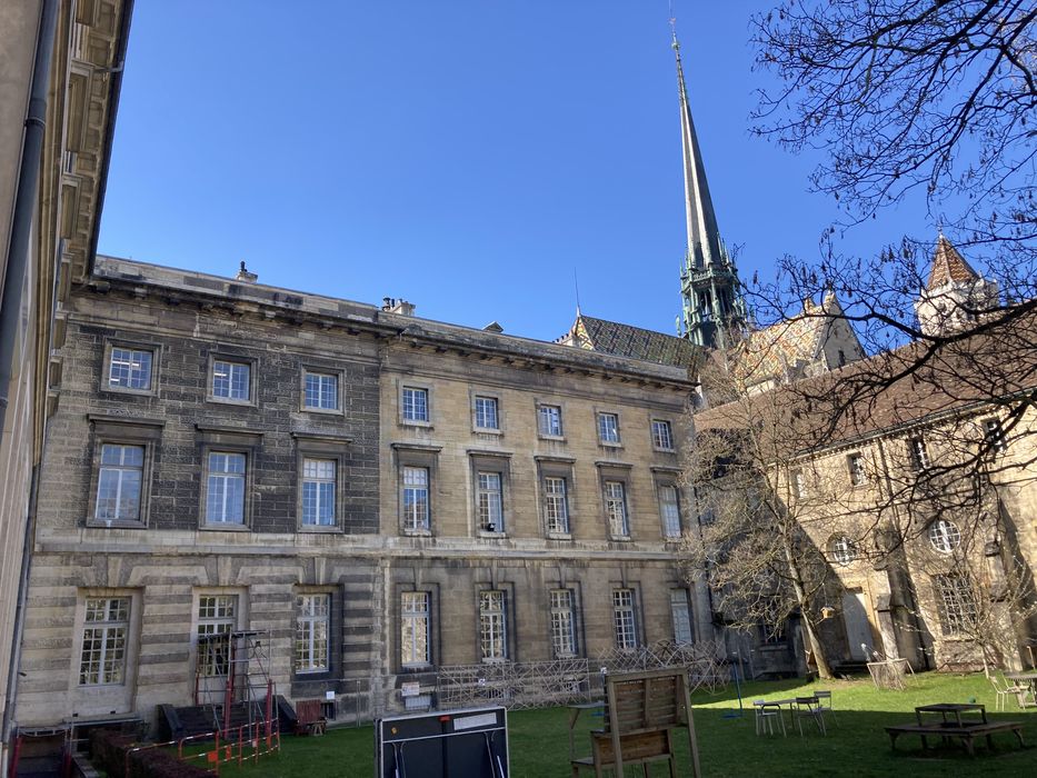 Ancien palais abbatial Saint-Benigne, puis épiscopal, actuellement école nationale des Beaux-Arts