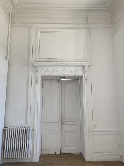 porte d’accès à la galerie du 1er étage