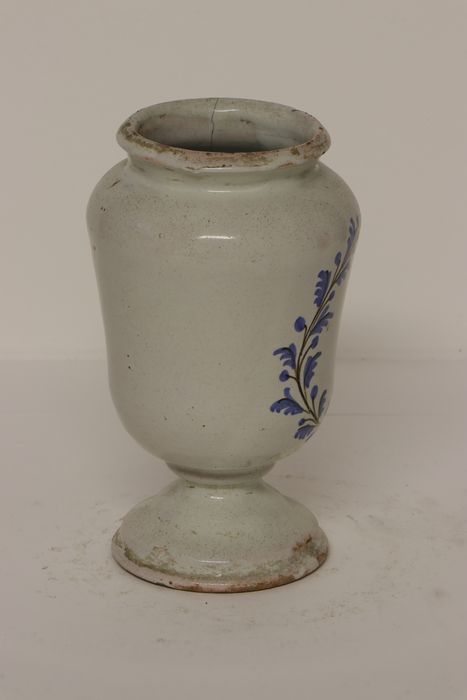 pot à pharmacie