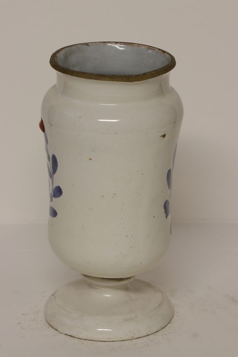 pot à pharmacie