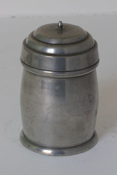 Pot à pharmacie