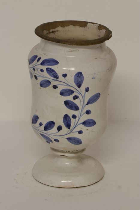 pot à pharmacie