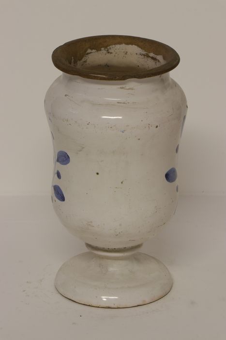pot à pharmacie