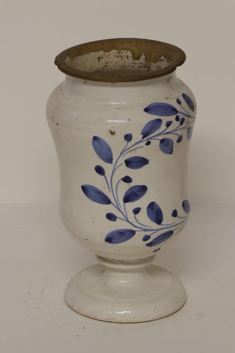 pot à pharmacie