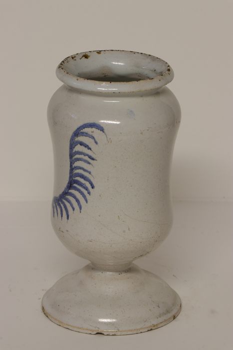 pot à pharmacie
